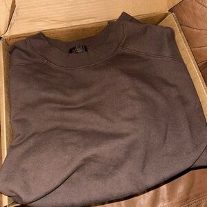 NUUDS women’s cropped crewneck size L